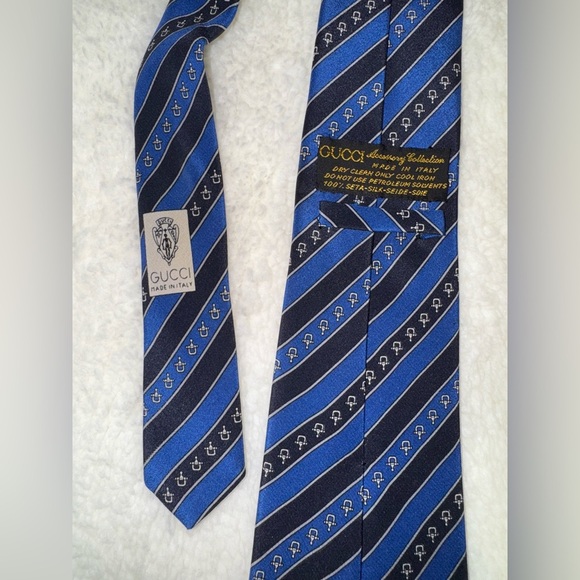 Gucci Blue & Black Stripe Silk Tie Made in Italy VGUC - Picture 5 of 8